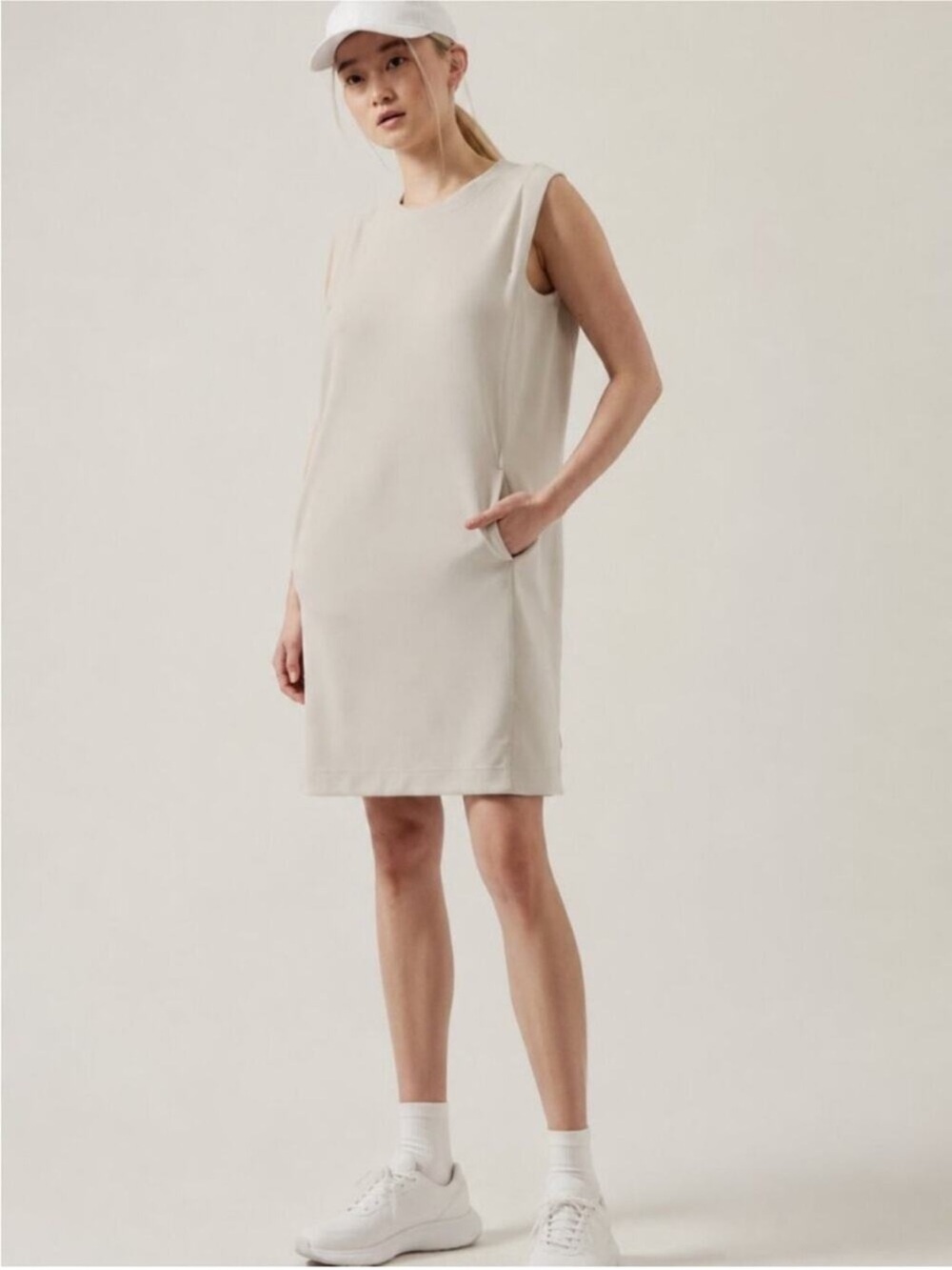 Athleta Sleeveless Shift Dress in Beige/Taupe, Pockets, Size Large, NWOT